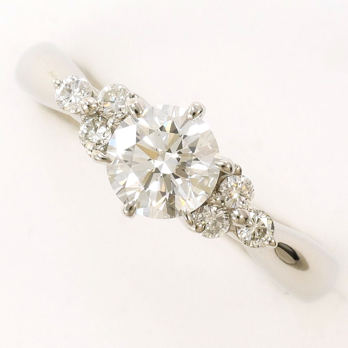 PT900 プラチナ リング・指輪 8号 ダイヤモンド 0.515ct ダイヤモンド 0.12ct VVS2 鑑定書 総重量約3.7g 中古