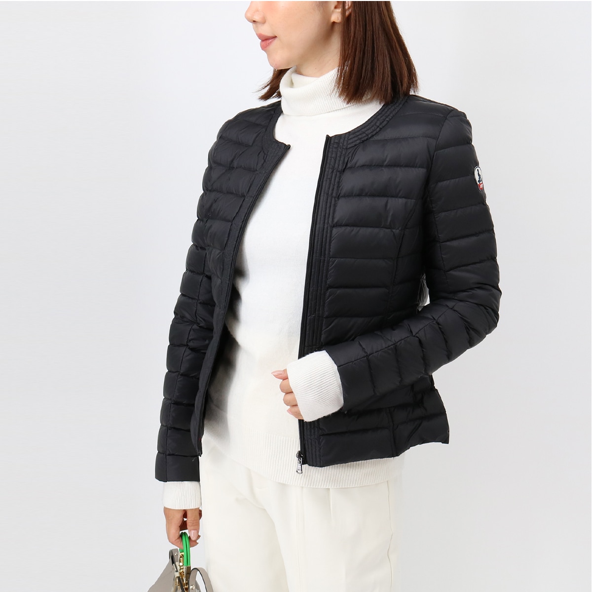 ノーカラーダウンジャケット DOUDA デューダ ライトダウン インナーダウンにも パッカブル仕様 ショート丈 ダウンコート 軽量 レディース ロゴ ブランド