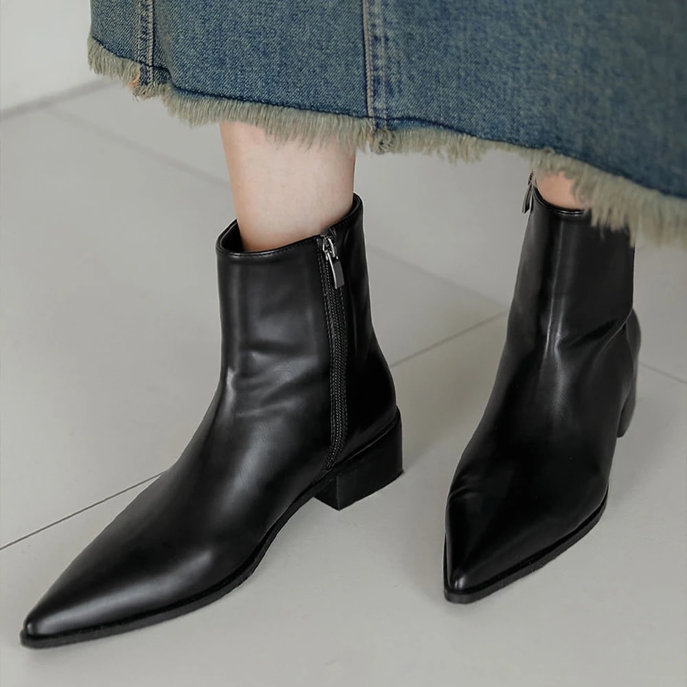 ポインテッドトゥアンクルブーツ