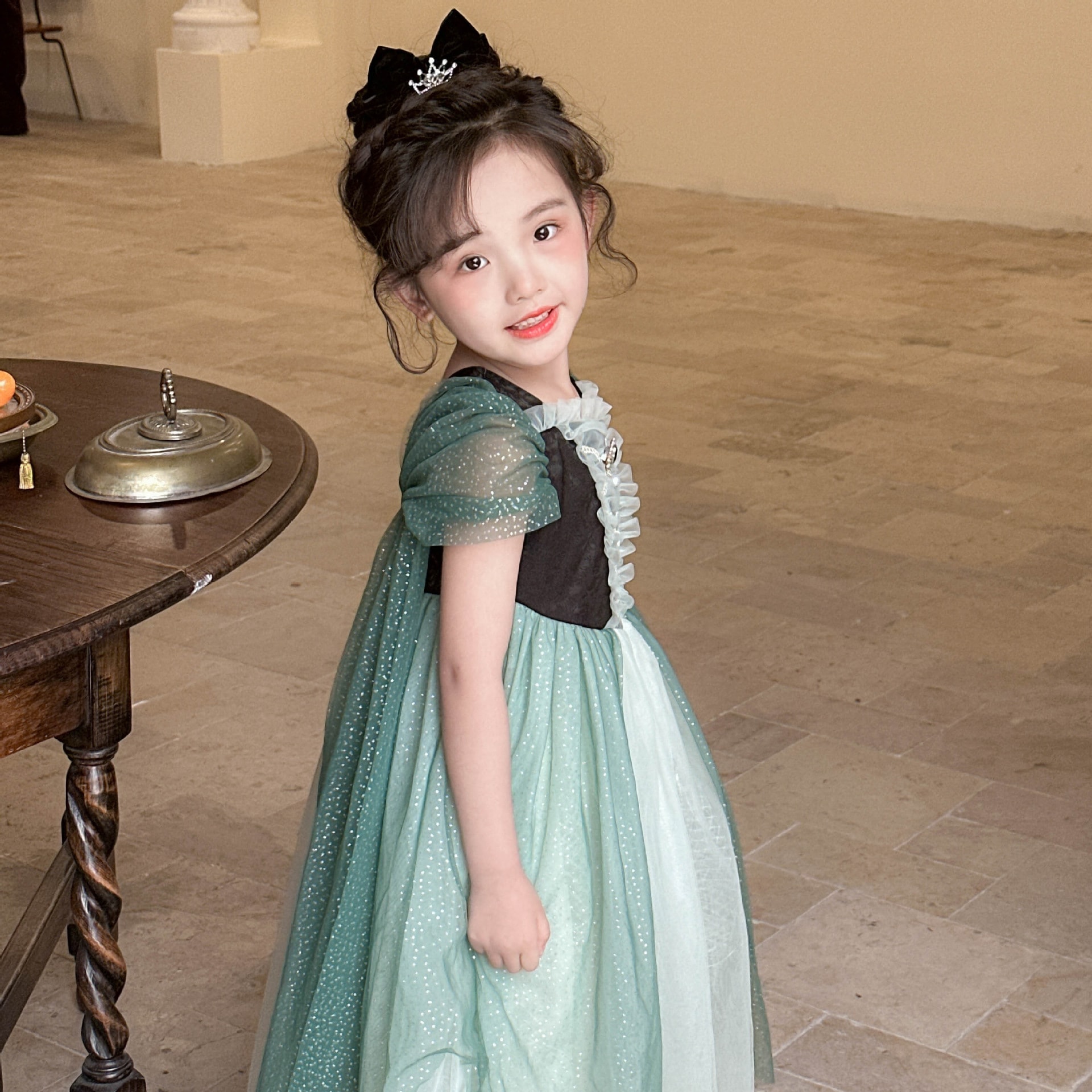 ガールズ 2024 夏プリンセス アンナ メッシュ ドレス子供用光るパフ スリーブ ドレス