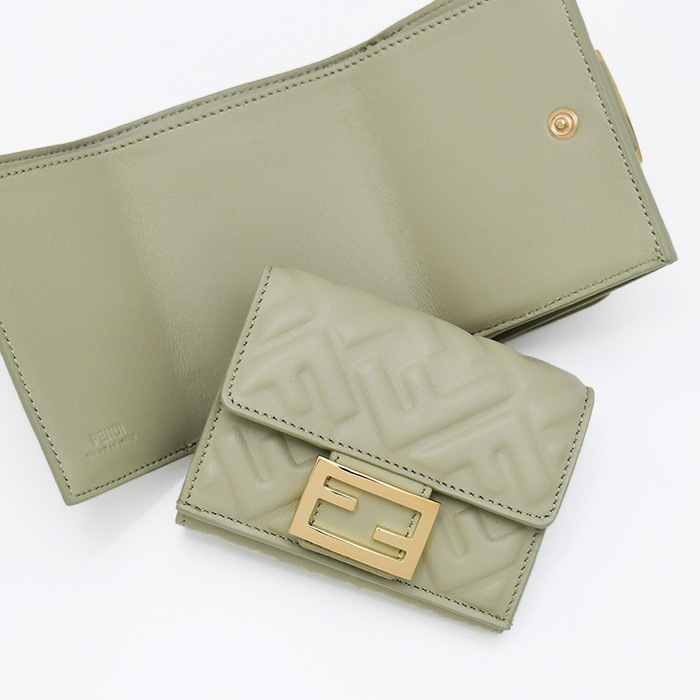 財布 レザーミニウォレット 8M0395 AAJD 3つ折り コンパクト 折りたたみ レディース ラムレザー グリーン ギフト