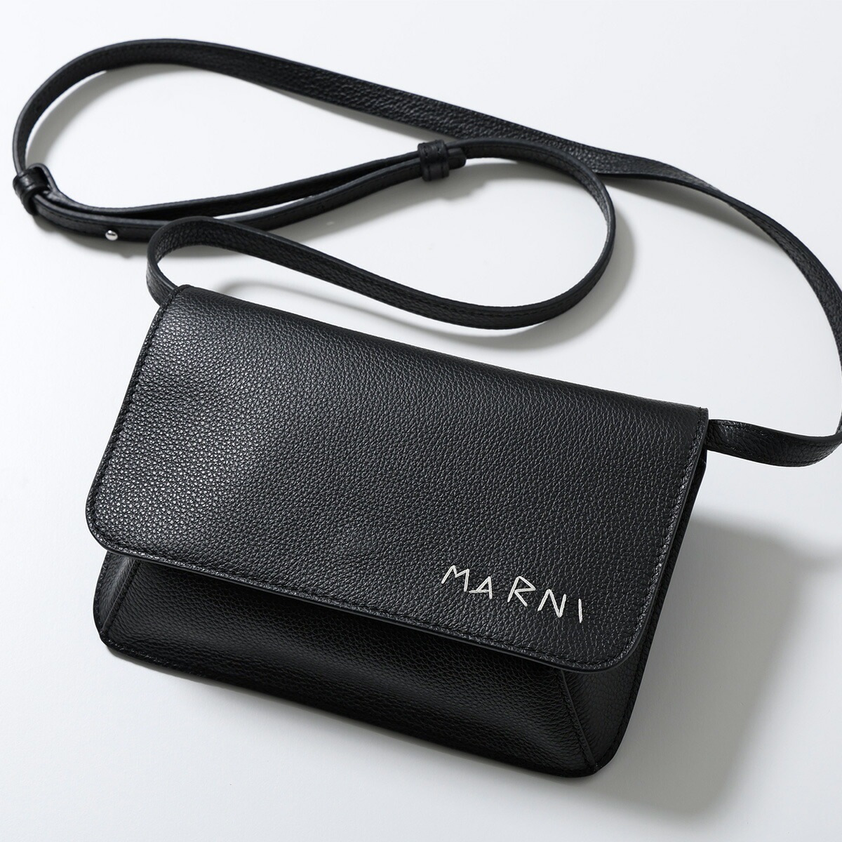 MARNI マルニ ショルダーバッグ PHMI0023U0 P6533 メンズ レザー クロスボディ ポシェット ロゴ 刺繍 鞄 00N99 PHMI0023U0P653300N99