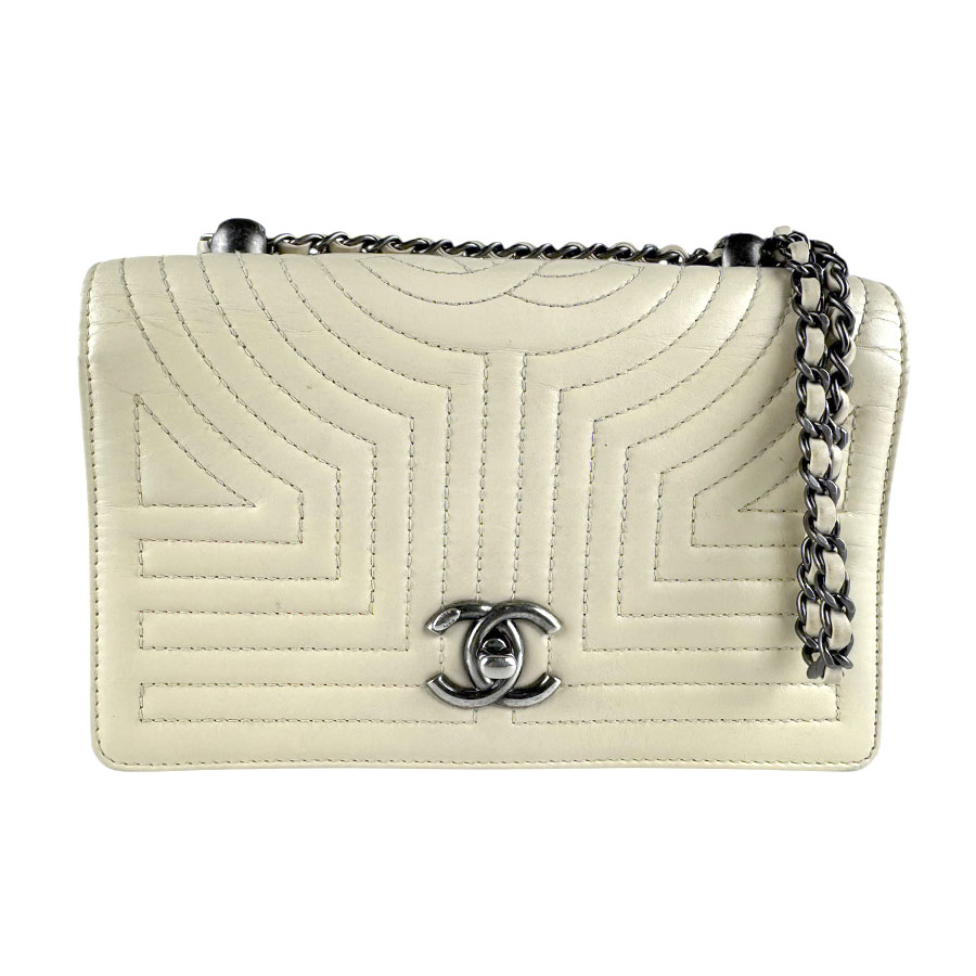 シャネル CHANEL ショルダーバッグ レザー アイボリー レディース z8573