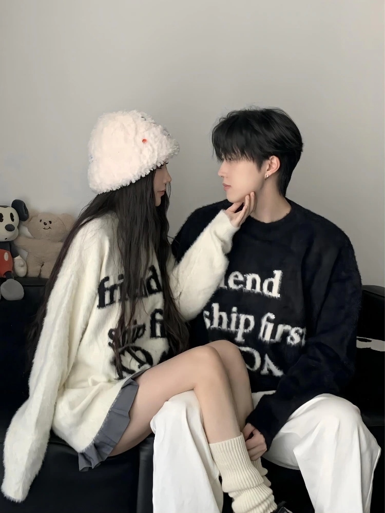 新色追加！2025 秋冬 暖かいブルオーバーニット英字プリントデザイン厚手防寒 韓国っぽトップス長袖 ストリートシルエットファッションゆるかわ風配色 あったか女っぽカジュアル大人サイズゆったりレディー