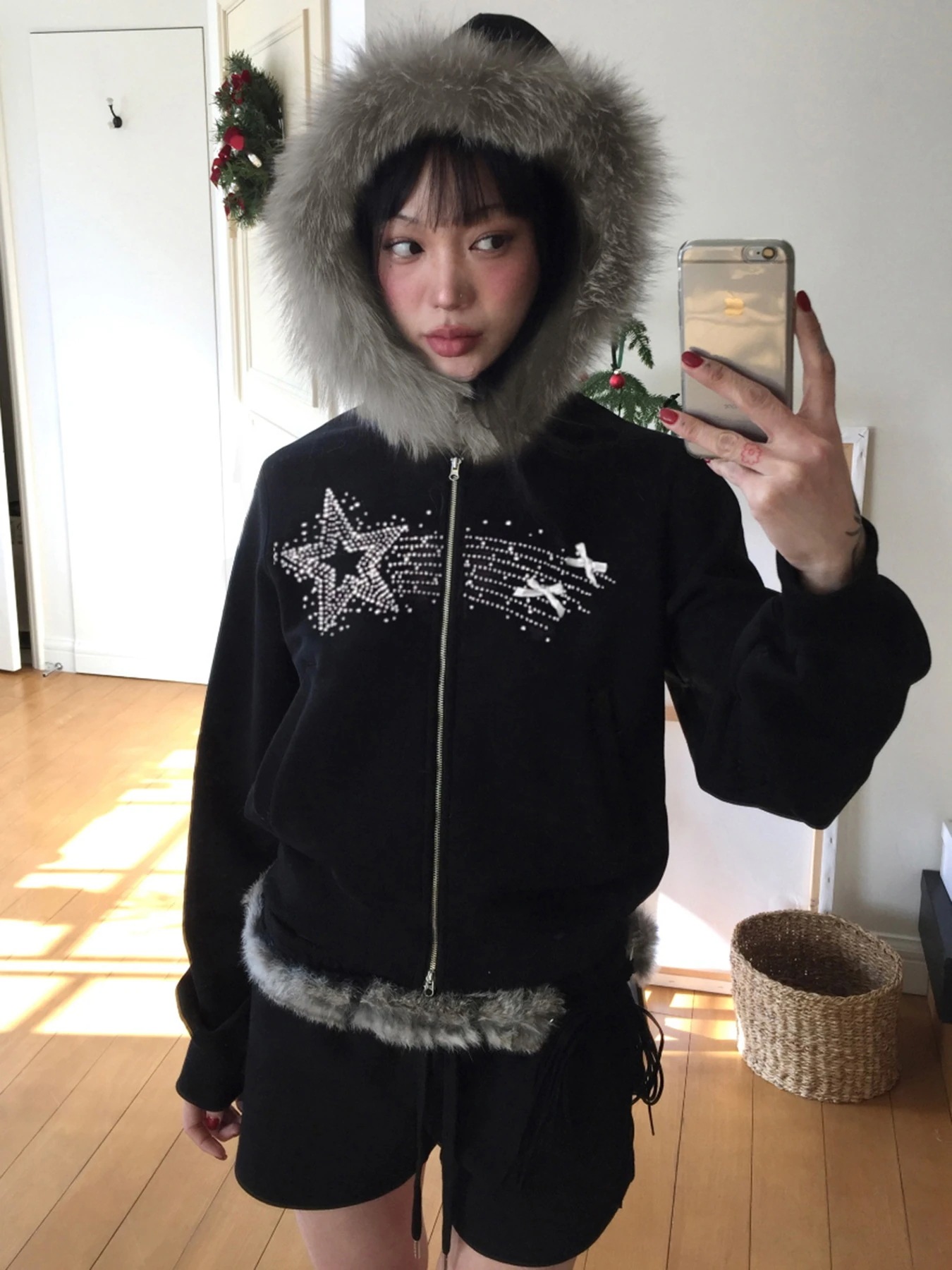 裹起毛パーカー 白 おしゃれ フード付きチャック ゆったり レディース 黒 2025秋冬トップス ロゴ細見え 韓国ファッション系 かわいい お出かけフルトラック プリント フル甘め ガーリー 長袖