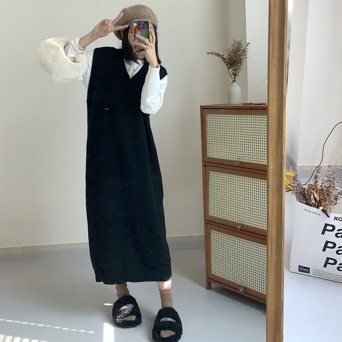 ニットワンピース ノースリーブ ロングワンピース Vネック 黒 グレー 韓国 レディース オルチャン ブラック ベージュ ロング丈 マキシ丈 かわいい 可愛い キュート ストレート Iライン