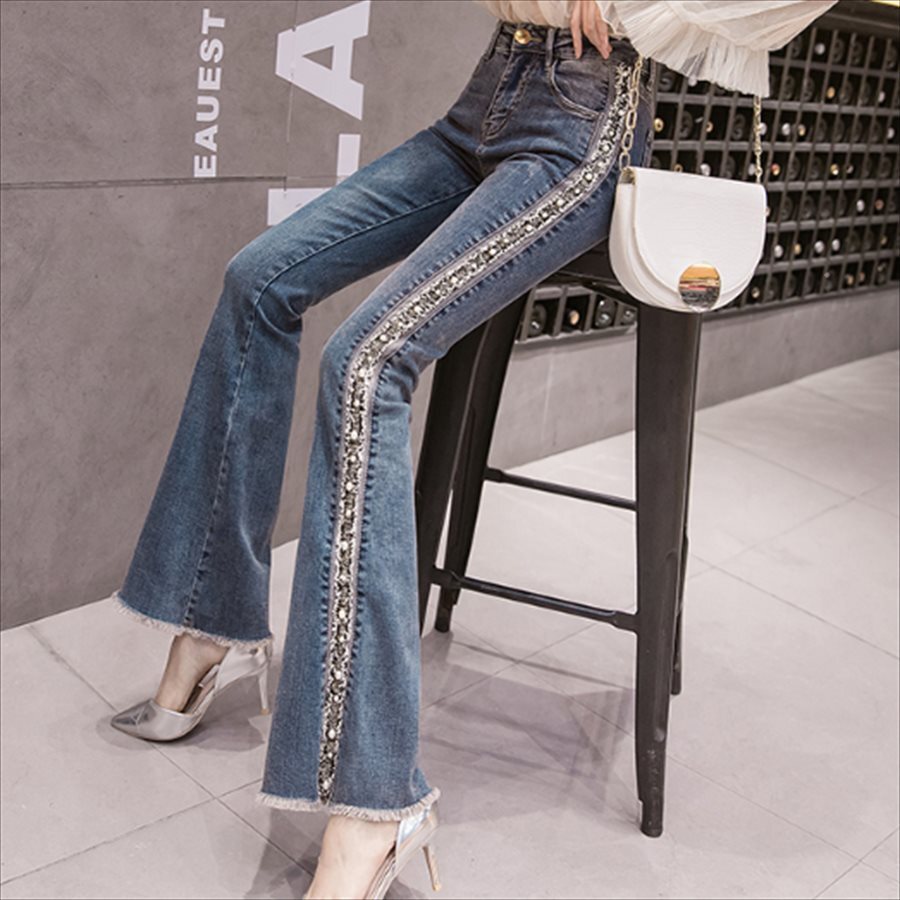 ボトムス パンツ デニムパンツ ガウチョパンツ フレア Aライン ロング ロング丈 マキシ マキシ丈 フリンジ 装飾 ビジュー かわいい 大人可愛い 大人女子 綺麗 シンプル カジュアル