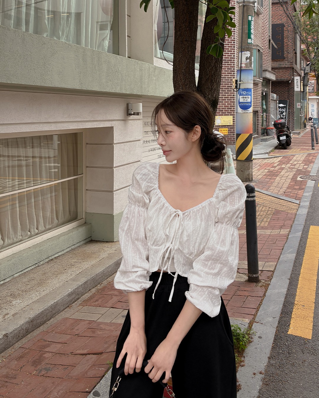 アンデュー刺繍リボンブラウス韓国ファッション レディース