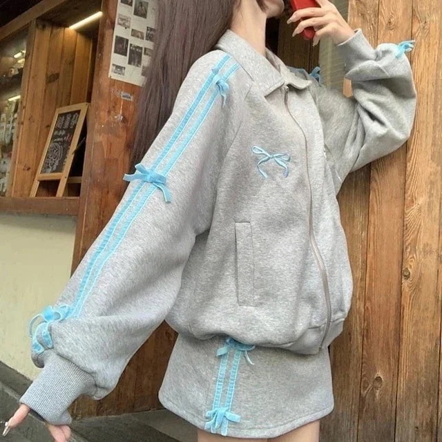 【急速出荷!】25 上下2点セット 韓国 トップス お出かけ 羽織り ショート丈 パーカー ウンドヘム ミニ丈ボトムスきれいめストレート系ゆったりレディーススタイルアップワイドお出かけサイドトラック 5,077円