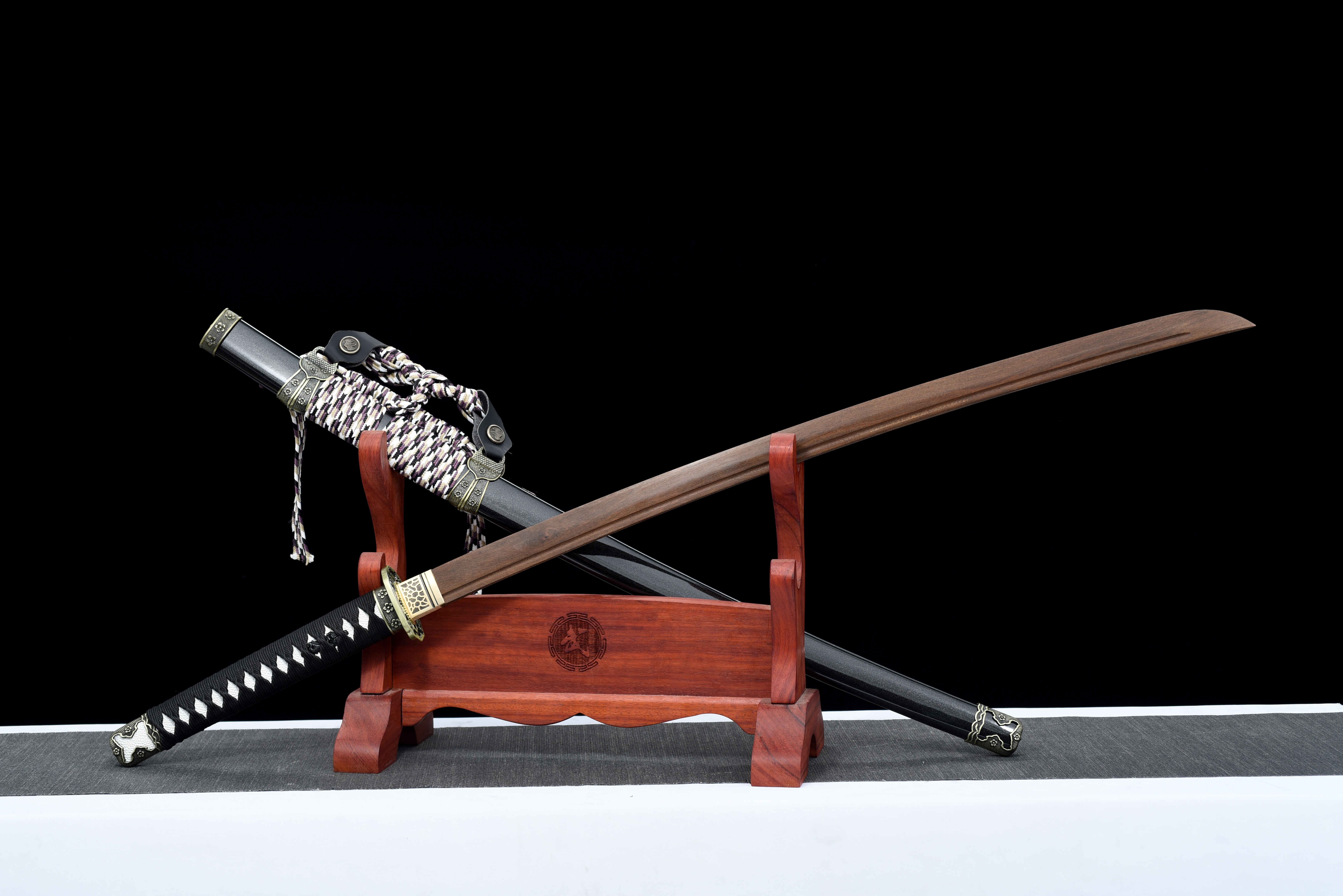 日本のアニメの漫画の役を演じて武術武術忍者の訓練赤い武士の刀の贈り物手製の贈り物黄檀竹剣