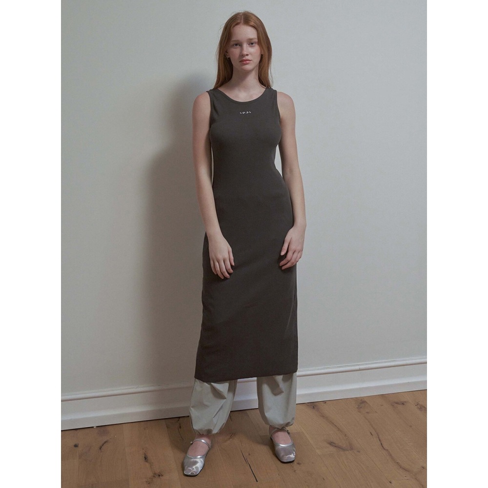 INJIACTIVE リブ付きレイヤードラップドレスチャコール