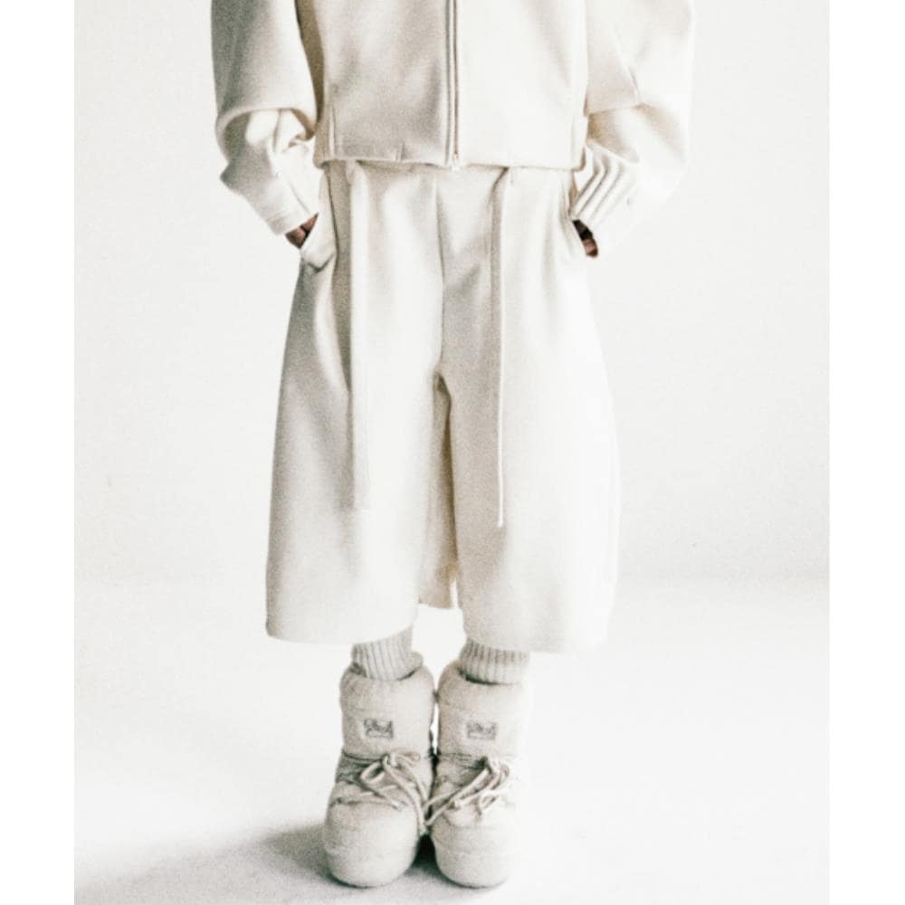 BADBLOOD Beyond Cash Soft Bermuda Pants Cream w-srt24-07