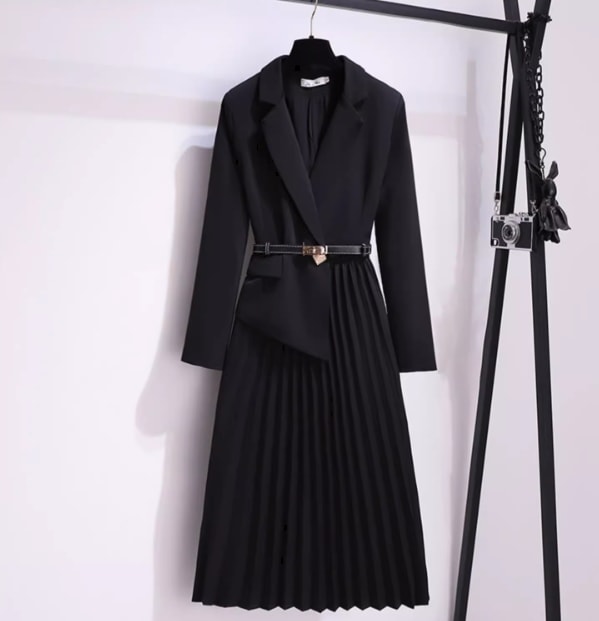 ワンピース モテアイテム エレガント サイズ豊富 大きいサイズ スーツ風 ミモレ 袖あり 長袖 Vネック 襟付き 細身 ストレート プリーツ ベルト ウエストマーク ハイウエスト きれいめ シンプル