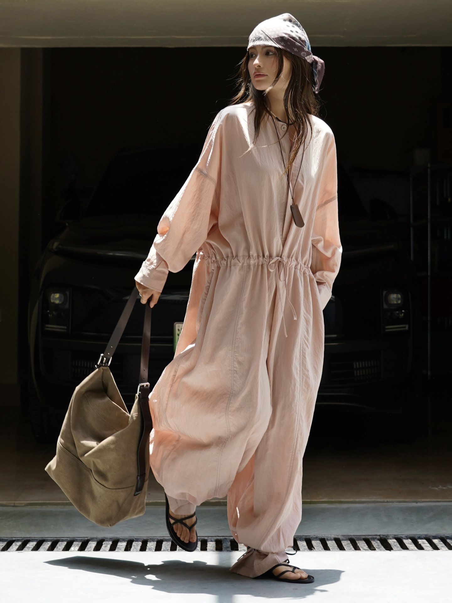 早秋の新型パリレムの緩み感は腰の広い足を収めてズボンの天糸を垂れて通気性のズボンの女性に行きます 8,284円