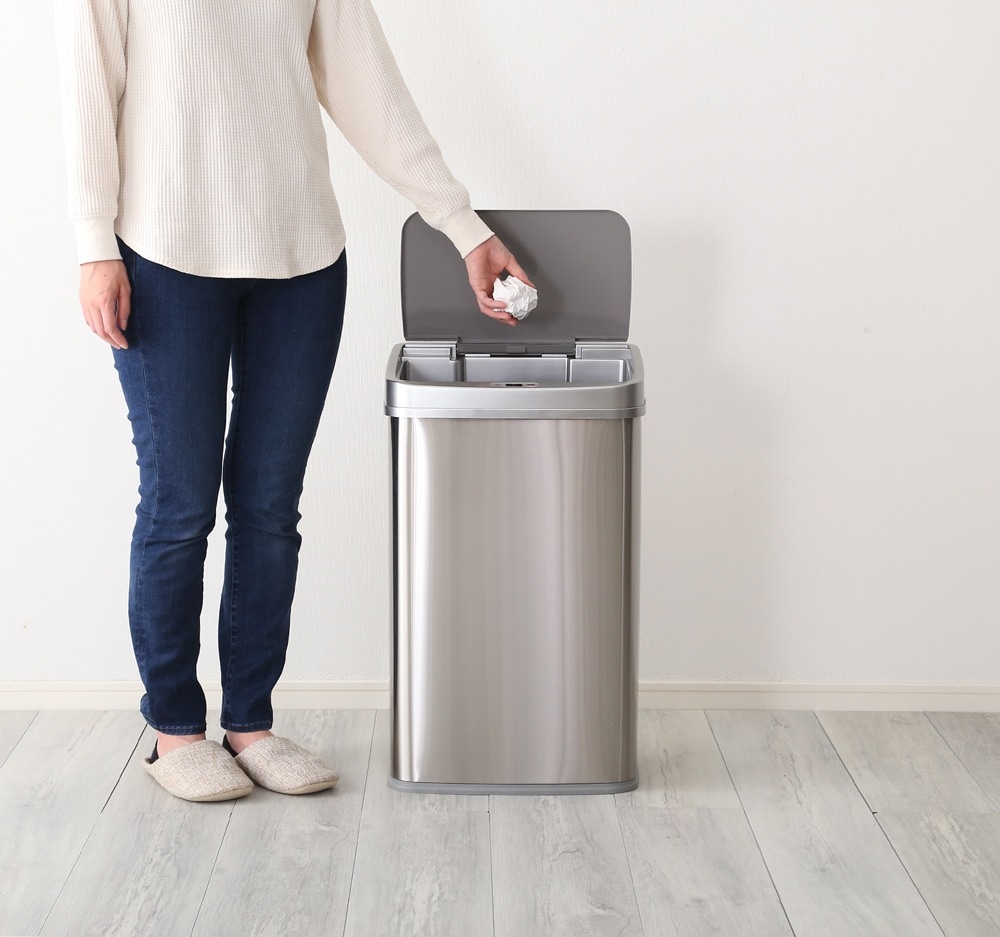ゴミ箱 おしゃれ 自動開閉 蓋付 ダストボックス ごみ箱 センサー 縦開き ステンレス スリム 電池式 幅38.5cm 50リットル
