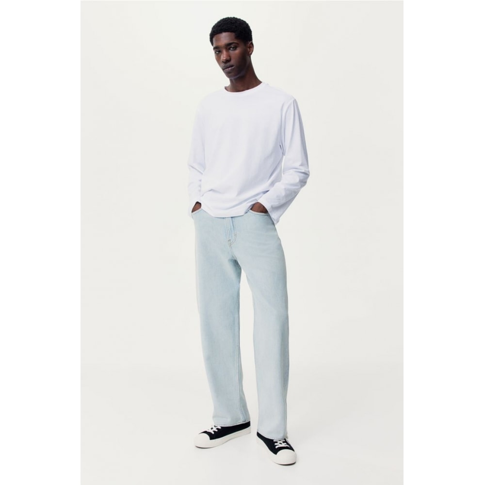 H&M ルーズフィットジーンズペールデニムブルー