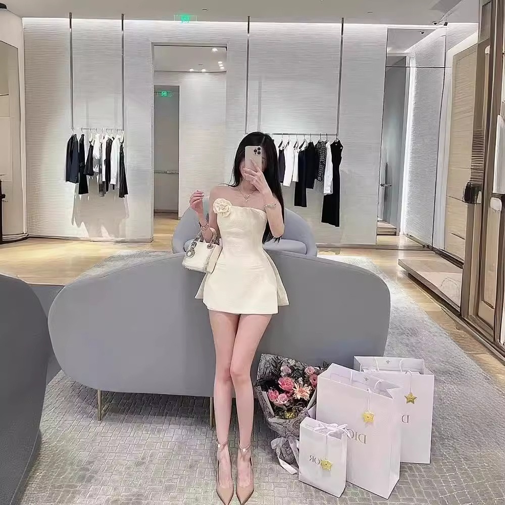 高級な気質のチューブトップスーツ女性用夏セクシー花小フレグランス風ツーピーススカート