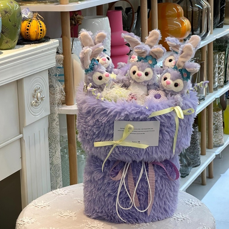 イチゴベア主演ハローキティ漫画人形ブーケ人形ぬいぐるみガールフレンドや親友へのバレンタインデーギフトとして