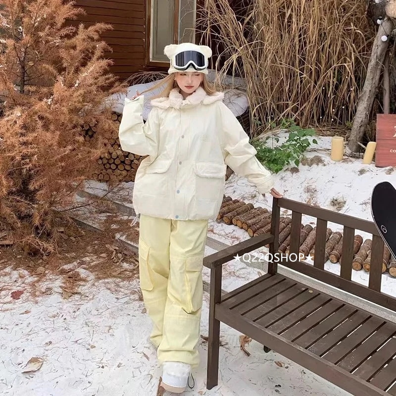 スノボウェア 2025 上下セット メンズ レディース 可愛い 3L ズボン パンツ アウター ジャケット ウィンタースポーツ スノーボードウェア スキーウェア スノーウェア 防水防風防寒 韓国風 19,068円