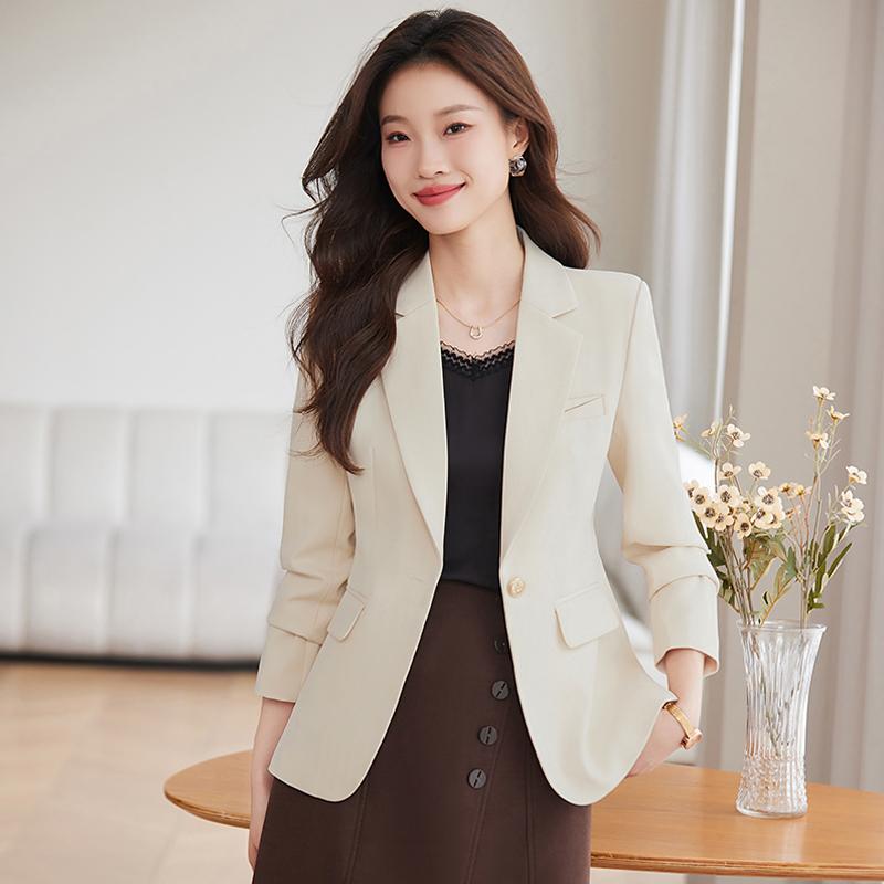 ジャケット テーラード 入学式 ママ 婦人服 レディース 春秋 スリム ファッション ショート丈 カジュアル ビジネス 通勤 トレンド シンプル 軽量 おしゃれ