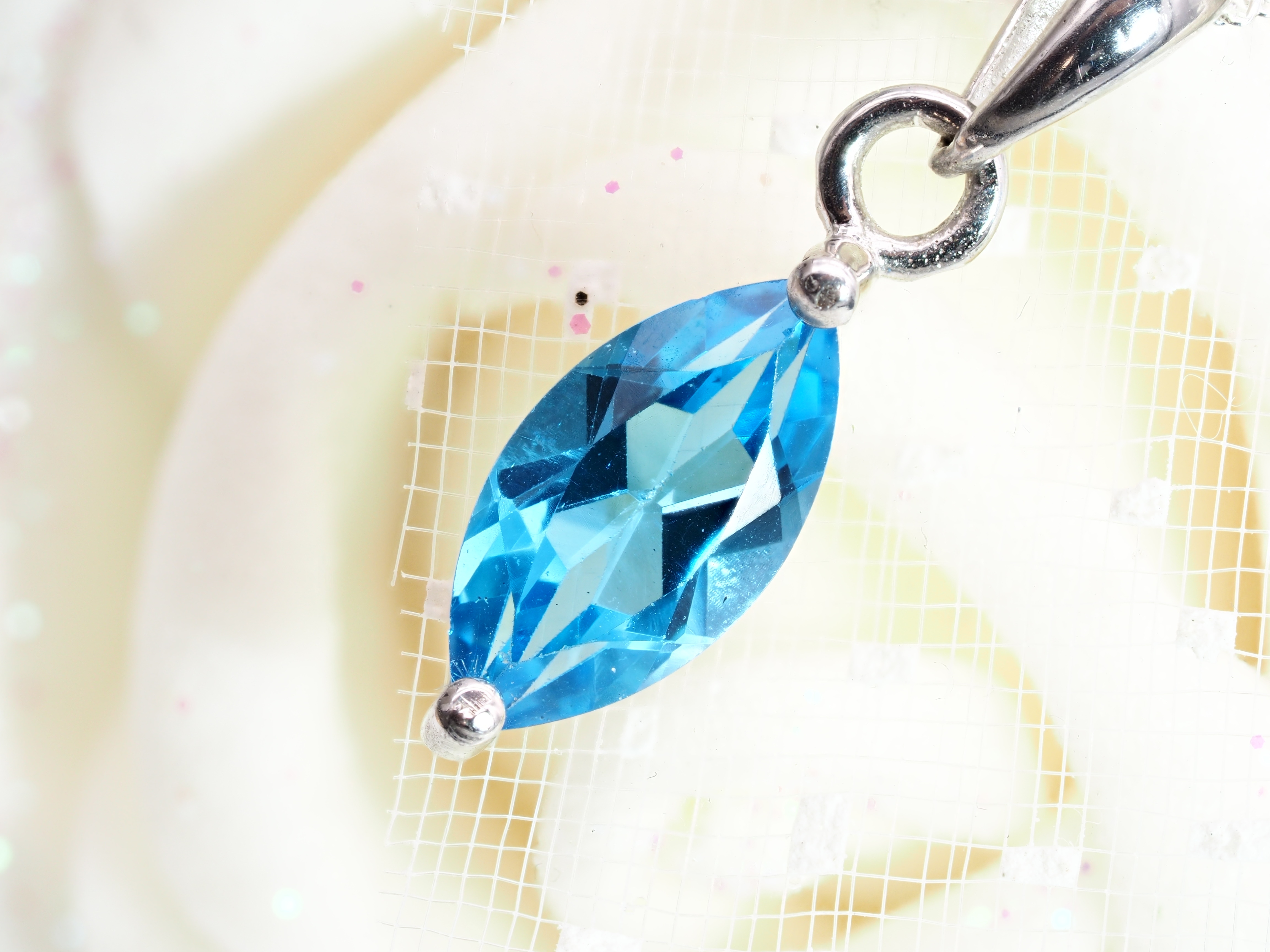 数量限定！ 天然 スイスブルートパーズ ネックレス マーキス カット上品 早い者勝ち！ 上品 華奢 ジュエリー ペンダント 誕生日 バレンタイン