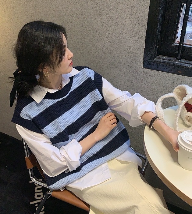 トップス ニットソー ベスト 袖なし ノースリーブ Uネック ストレート ワイド ニット かわいい 可愛い きれいめ シンプル カジュアル 上品 おしゃれ お洒落 かっこいい レトロ 5,737円