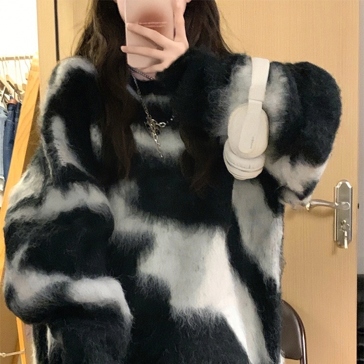 トップス セーター ミディアム丈 ミドル丈 袖あり 長袖 ボリューム袖 ラウンドネック ワイド もこもこ モコモコ ふわふわ プルオーバー シンプル カジュアル おしゃれ お洒落 格好いい かっこいい