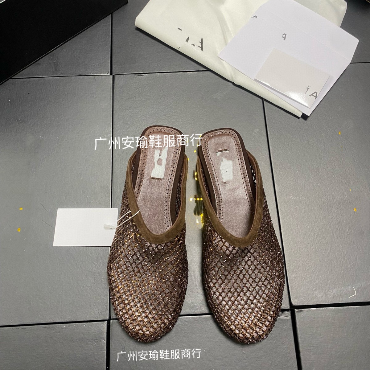 2026春夏新発売 女性用先端カバー半スリッパ 水ダイヤ網状ワンタッチスリッパ 外出用 快適 万能搭載 ムーラーシューズ