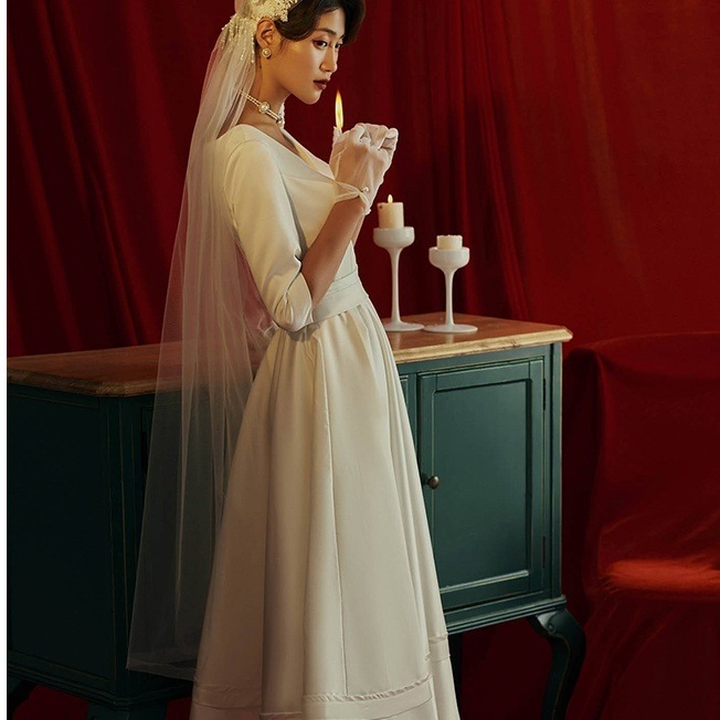 ドレス 衣装 ウエディングドレス 披露宴ドレス ミディアム丈ドレス ワンピースドレス ミディアム丈 7分袖 深Vネック ウエストマーク フレアスカート 胸元 光沢 ステージドレス 発表会 セミフレア