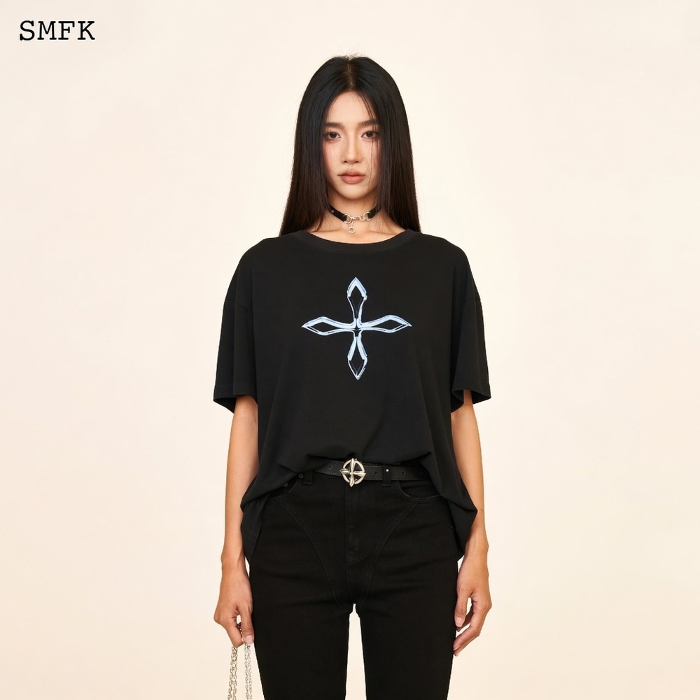 日本未入荷 SMFK エスエムエフケー Compass Mfk Wilderness Black Tシャツ コンパス Mfk 男女兼用サイズ CT001B1