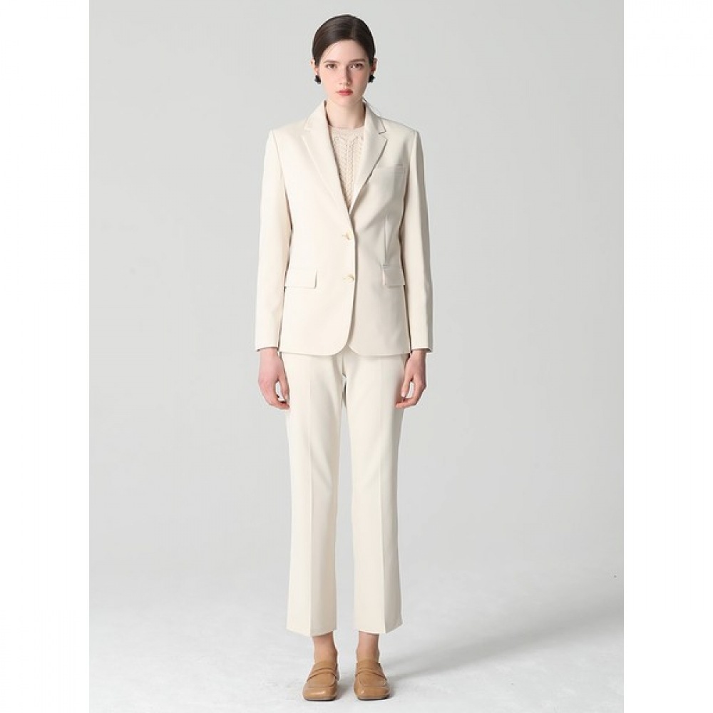 [SHS MISS] 2ボタンベーシックジャケット+ストレートスラックス2点セット (価格:496,000ウォン)