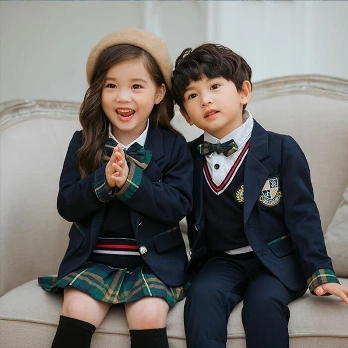 男の子 スーツ 子供 フォーマルスーツ 男の子 スーツ 5点セット 七五三 子供スーツ ジャケット ベスト ズボン ブローチ 蝶ネクタイ スーツ フォーマル キッズスーツ 入学式 卒業式 子供服 発表