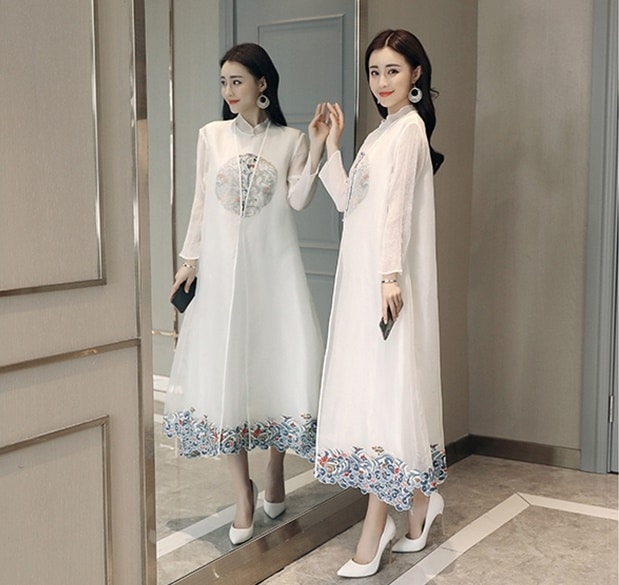 1554.ガウン付き刺繍ロングワンピース（ホワイト） 2019 春夏 sale フォーマル イベント パーティー 食事会 お呼ばれ 演奏会