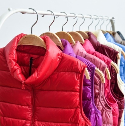 デート サイズ豊富 カラー豊富 アウター ベスト シャンパー ダウンベスト 袖なし ノースリーブ ハイネック Iライン ファスナー ポケット 前開き かわいい 可愛い きれいめ シンプル 5,117円