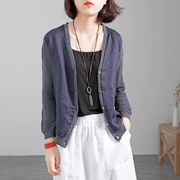 トップス カーディガン 長袖 Vネック デザイン ボタン 美ライン ニュアンス 透け感 天然素材 軽やか カラバリ リラックス ナチュラル かわいい 大人可愛い きれいめ シンプル カジュアル 大人 6,637円