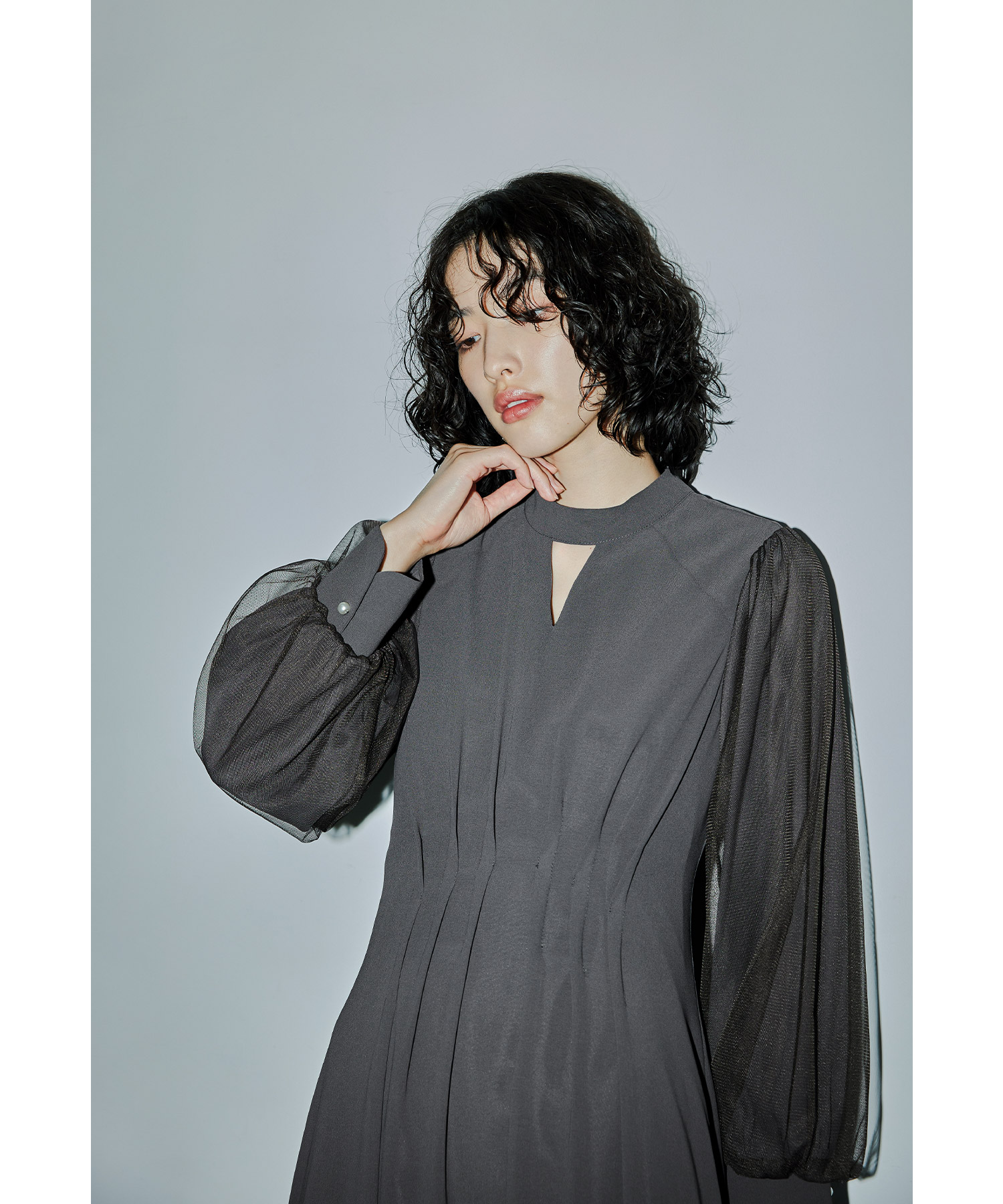 Vネックシアースリーブドレス パーティードレス 結婚式 ワンピース 無地 チュール キーホールネック タック フレア お呼ばれ パーティー 二次会 披露宴 謝恩会 成人式 同窓会 卒業式 フォーマル