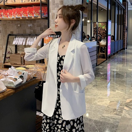 アウター デート ジャケット 上着 ミモレ ミモレ丈 袖あり 長袖 かわいい 大人可愛い きれいめ シンプル カジュアル 大人 上品 おしゃれ お洒落 主役級 存在感 春 秋 10代 20代 30代