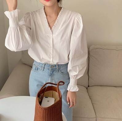 トップス シャツ ブラウス フリル フリル袖 袖あり 長袖 Vネック 襟なし 前開き 綿 薄手 コットン かわいい 可愛い きれいめ シンプル 大人 上品 おしゃれ お洒落 かっこいい 大人可愛い 大