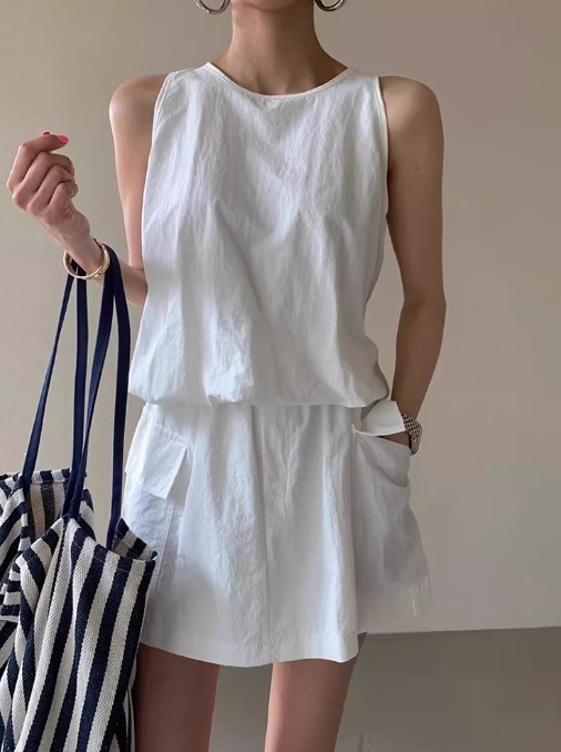 レディース トップス ミニ 袖なし かわいい 大人可愛い きれいめ シンプル カジュアル 上品 おしゃれ かっこいい レトロ ラフ メンズライク マニッシュ ボーイッシュ スポーティー ガーリー