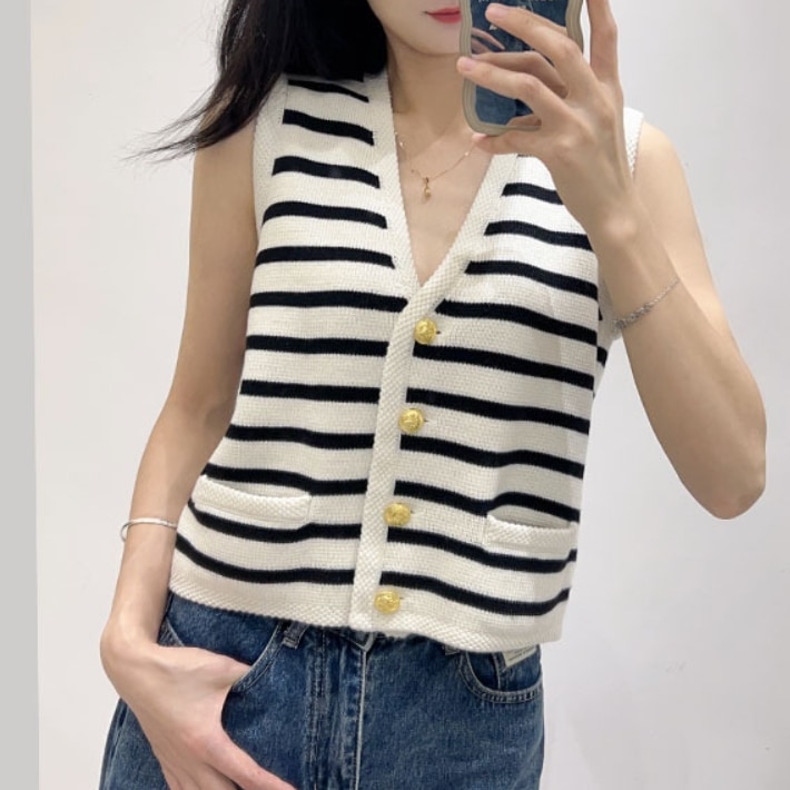 レディース ニット ベスト ニットベスト 前開き ショート 袖なし ノースリーブ Vネック 襟なし ポケット 伸縮性 ボタン かわいい 大人可愛い きれいめ シンプル カジュアル おしゃれ かっこいい