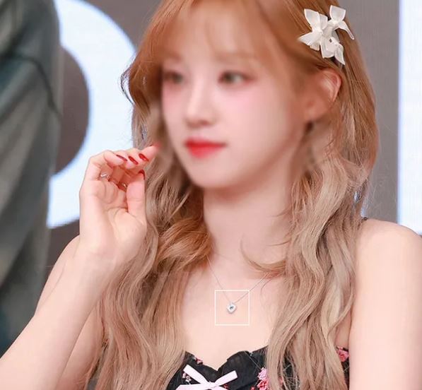 (G)I-DLEウギ着用きれいな ブルーハートネックレス[100%正規品]