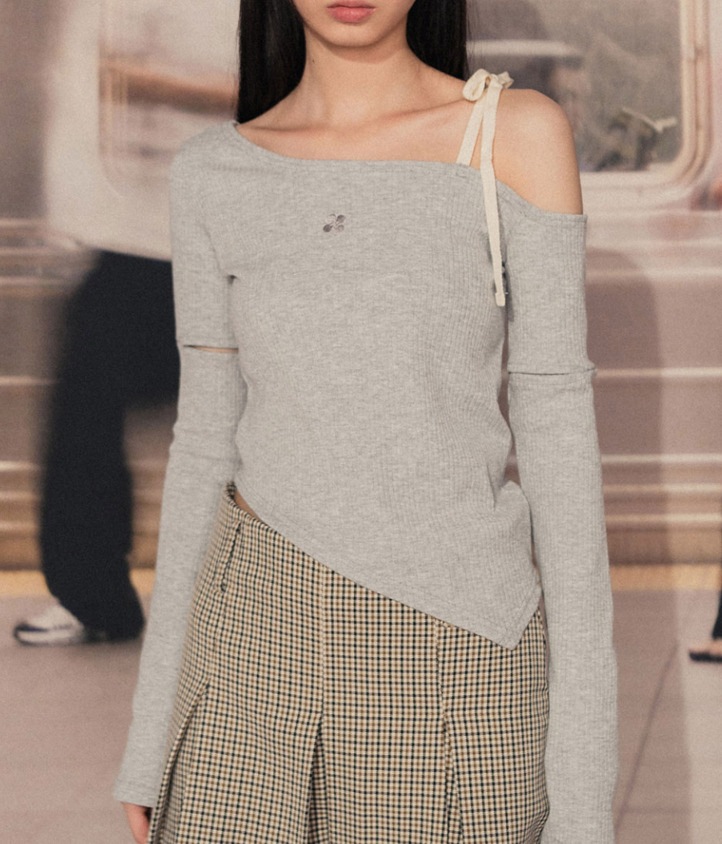 [韓国の人気商品 highschooldisco]one-shoulder ribbon cutout knit gray 5,985円