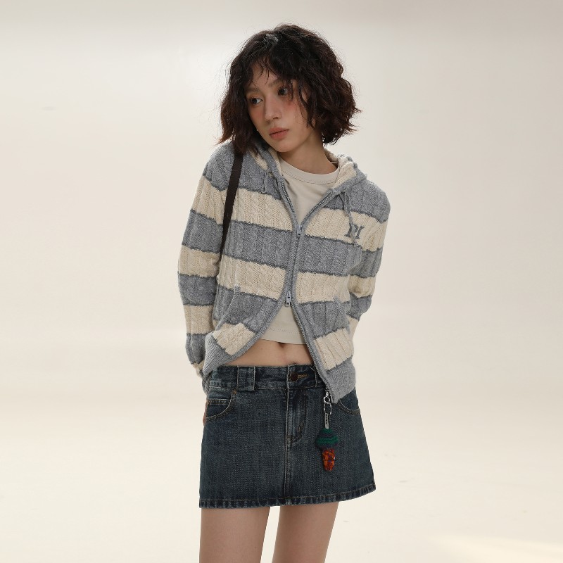 モロモロコントラストカラーストライプフード付きカーディガンセーターレディースカジュアルニットジッパーツイストショートジャケットトップ