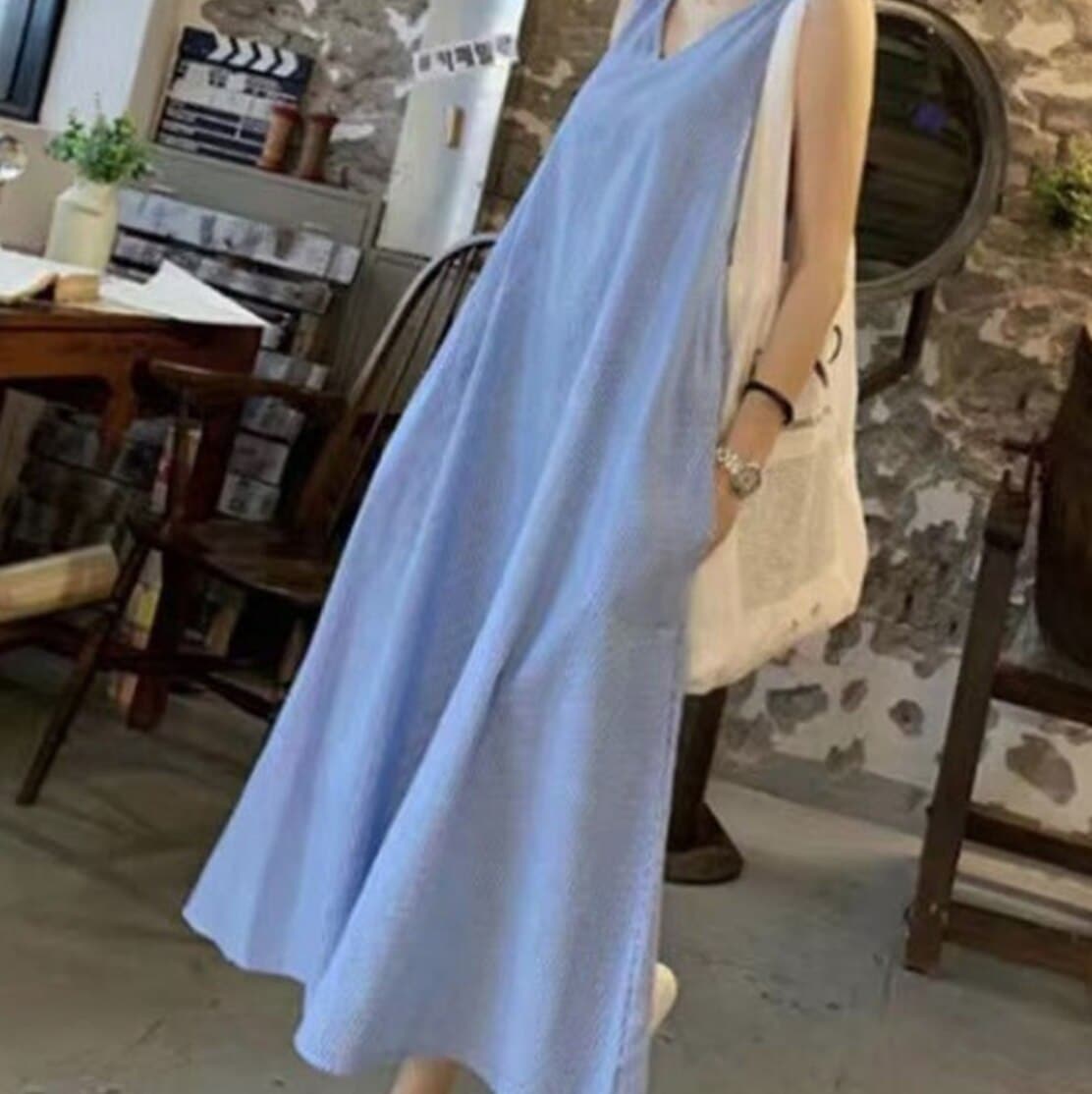 ワンピース Aライン フレア ロング ノースリーブ Vネック ストレート Iライン 薄手 大人可愛い シンプル きれいめ ストライプ 上品 春 夏 リゾート デート L XL ブルー