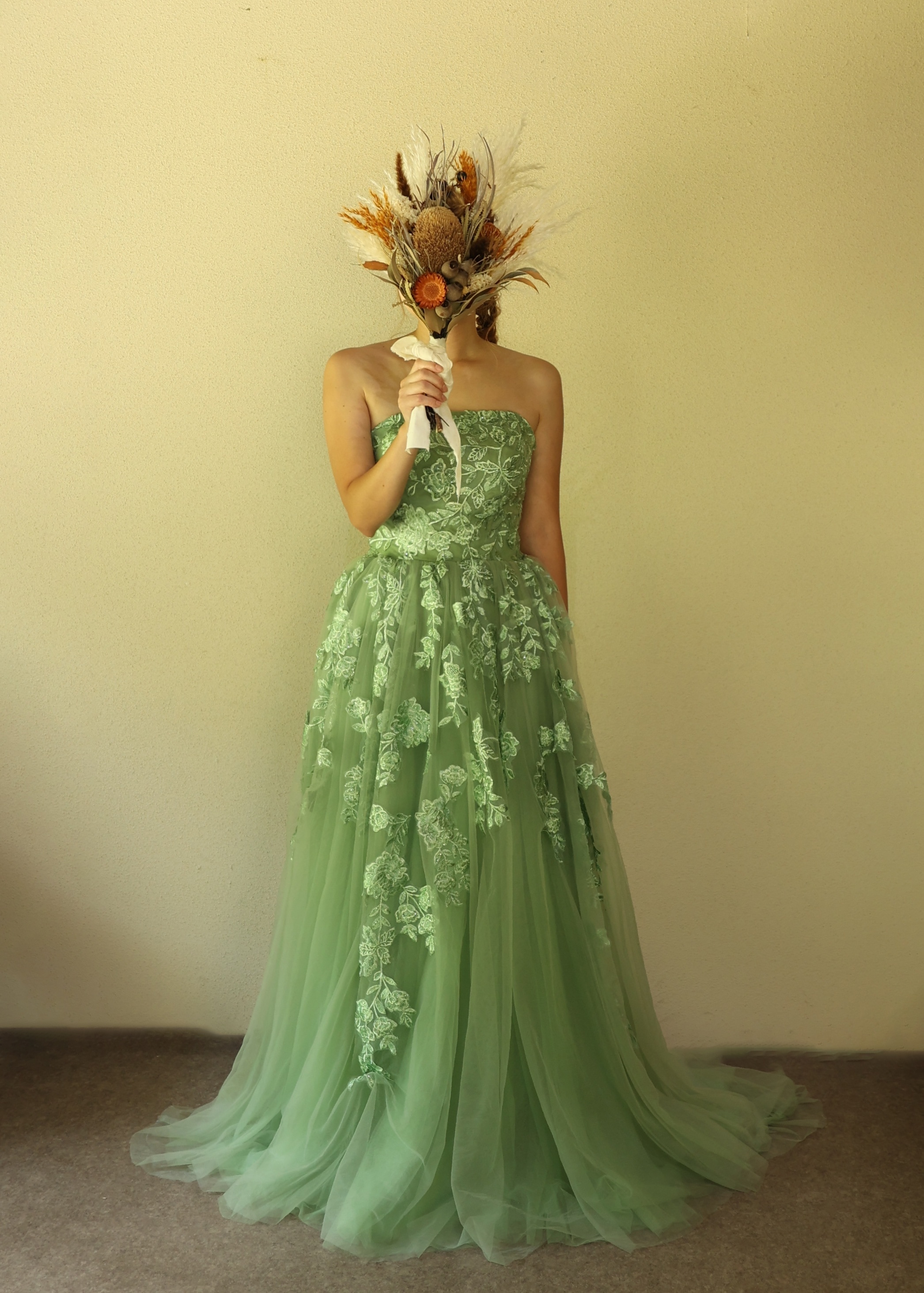 カラードレス グリーン ベアトップ 美しい花レース チュールスカート 編み上げ 前撮り