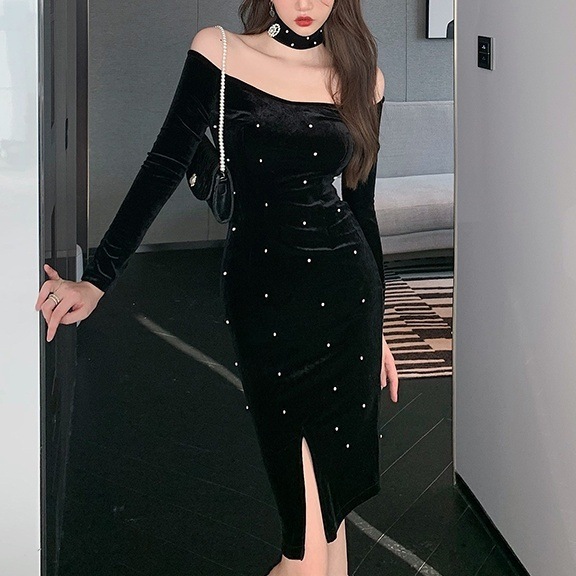 ドレス レディース タイトドレス S M L 韓国 ワインレッド ブラック カラバリ 長袖 ワンピース パール装飾 ベルベット調 光沢 チョーカー風 デコルテ オフショルダー 膝上丈 スリット