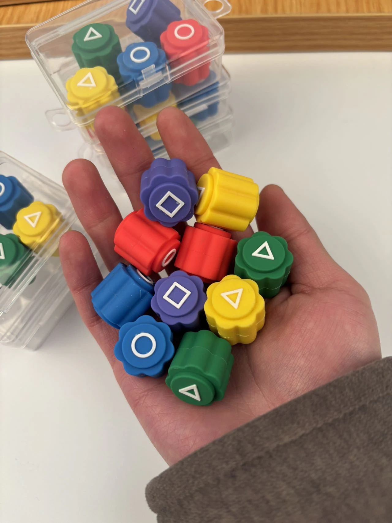 Qoo10] 25大人気 イカゲーム コンギ 韓国 5 : おもちゃ・知育