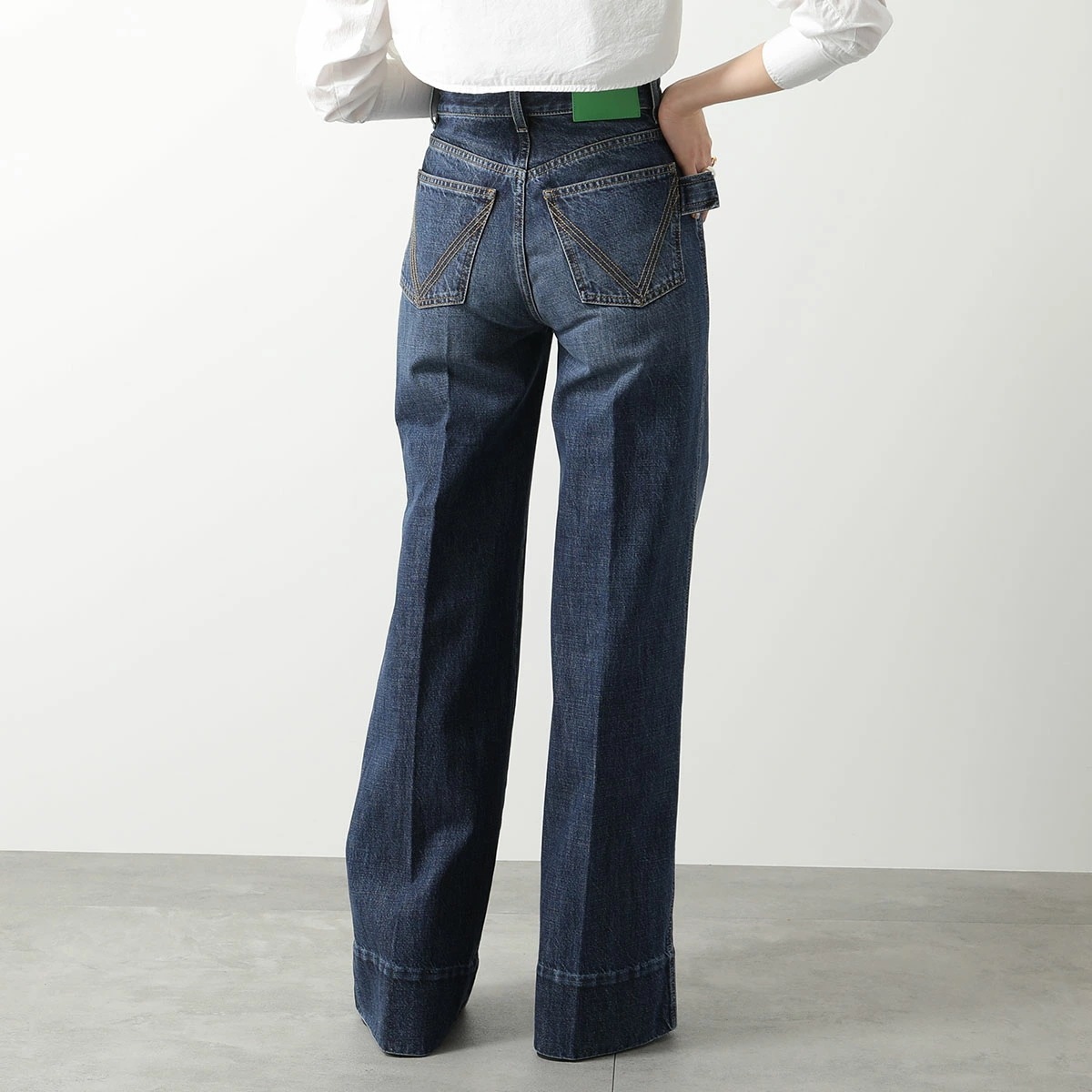 BOTTEGA VENETA ボッテガヴェネタ ジーンズ 771871 V2J80 レディース ミディアムウォッシュド ワイドデニムパンツ ジーパン 4715