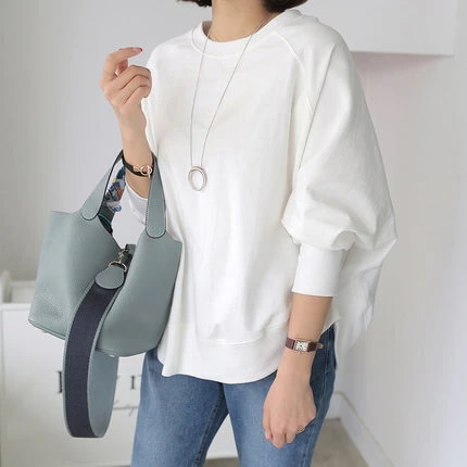 ロンT トップス Tシャツ 袖あり 長袖 ラウンドネック スリット サイドスリット 綿 かわいい 大人可愛い シンプル カジュアル おしゃれ お洒落 大人可愛い 大人女子 こなれ感 ラフ 無地 春 夏