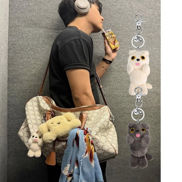 Qoo10 コンフォート BTS V 着用 キーホルダー [2カラ